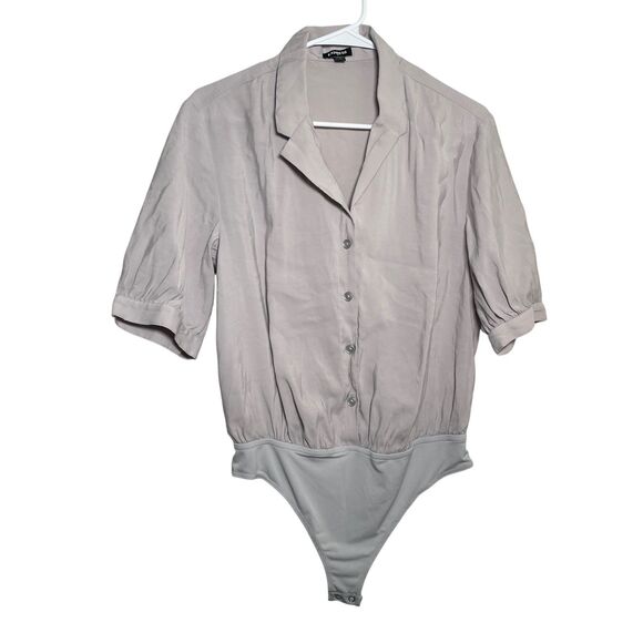 Express Blouse Women's Medium Gray Short Sleeve One Piece Button Up Preppy - Picture 1 of 10